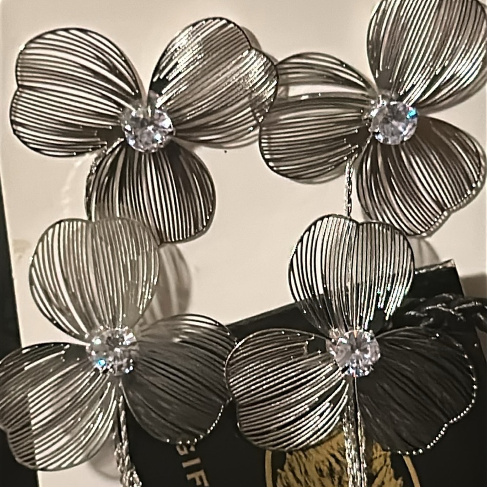 Cascading Silver Tassel & Crystal Rhinestone Dangle Statement Pierced Earrings‎ - Picture 8 of 11